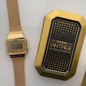 VINTAGE COLLECTION RE-ISSUE CASIO GOLD WATCH